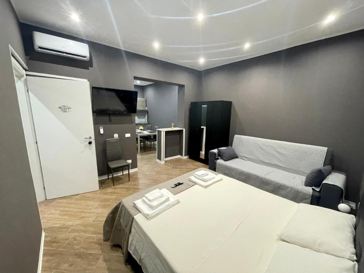 B&B Miramare Suite Borgo Taranto Exteriör bild